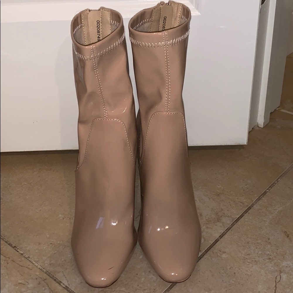 Boots - Picture 5 of 5